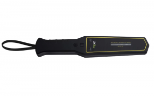 ZKTECO D180 - Detector de metales portátil con alta sensibilidad, indicador visual y alarmas sonora y de vibración. Su batería recargable de 9VDC proporciona hasta 40 horas de uso continuo, ideal para aplicaciones de seguridad eficientes y prolongadas. - Image 5