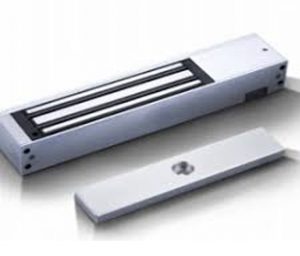 ZKTECO LM200LEDPAK - Paquete de contrachapa magnética con indicador LED de 200 kg, cuenta con entradas para conexión de sensor de puerta , voltaje de 12VDC incluye soporte LM200ZL en ZL para instalación - Image 2