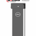 DHI-IPMECD-3012-LM40-T14-AC110- La barrera izquierda de Dahua es ideal para control vehicular intensivo con más de 5000 ciclos diarios. Su apertura y cierre en 1.4s la hacen perfecta para áreas con tráfico constante.