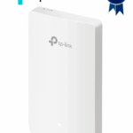 TP-LINK EAP235-WALL - Punto de acceso Omada de doble banda AC1200 MU-MIMO, diseñado para montaje en pared con 3 puertos adicionales, configuración por controlador o stand-alone y alimentación PoE af/at.