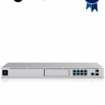 UBIQUITI UDM-SE- UniFi Dream Machine Special Edition/ 1 Puerto WAN 2.5G RJ45 y 1 Puerto WAN SFP+/ 8 puertos LAN RJ45 con POE/ 1 LAN SFP+/ 128 GB de memoria interna/ Aplicaciones UniFi Integradas