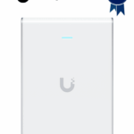 UBIQUITI U6-IW - Punto de Acceso para pared WiFi 6/ Frecuencia de operación 2.4GHz y 5GHz/ Capacidad de transmisión de hasta 5.3Gbps/ 4 Puertos secundarios RJ-45