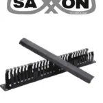 SAXXON CO-48P - Organizador de cables horizontal con tapa para rack de19" / 1U / 48 posiciones / Color Negro / Tapa y Base Metálica