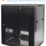 INTELLINET 711715 - Gabinete mural de 6U / 19" / Empaque Flat-Pack, 450 mm de profundidad / Negro (Sobre Pedido)