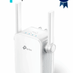 TP-LINK RE205 -Repetidor de señal WiFi AC750 con frecuencias de 2.4GHz (300Mbps) y 5GHz (433Mbps), además indicador inteligente de señal, modo punto de acceso, 2 antenas externas y 1 puerto Ethernet (RJ45) 10/100Mbps.