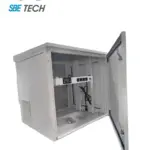 SBE TECH SBE-FRT9UR - Gabinete Exterior 19" 9 UR / Alto 60 cm / Ancho 60 cm / Profundidad 55 cm / Acero Galvanizado / Pintura Electroestática / Color Gris / IP54 / INCLUYE 1 HERRAJE PARA FIJACION A PARED, TORRE O POSTE