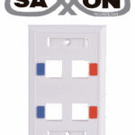 SAXXON A1754E - Placa de pared / Vertical / 4 Puertos tipo keystone / Color blanco / Con etiquetas