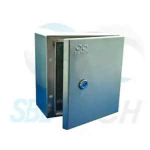 SBE TECH SBE-303015IX gabinete de acero inoxidable para uso de interiores o exteriores excelente para ambientes corrosivos como industria química farmacéutica y de alimentos. Grado de protección: IP 66/NEMA 4X de 300x300x150 MM
