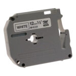 Etiqueta blanca continua plástica no laminada BROTHER M231 - de 12 mm de ancho x 8 mts de largo. Impresión en negro.