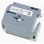 Etiqueta plata continua plástica no laminada BROTHER M931 - de 12 mm de ancho x 8 mts de largo. Impresión en negro.