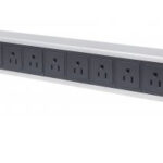 INTELLINET 713955 Barra multicontactos vertical con 12 salidas - Contactos tipo NEMA - control y protección: interruptor neumático sencillo, cable 1.6 mts