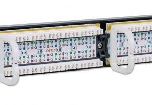 INTELLINET 520959 Panel de Parcheo Cat6 24 puertos 1U; Soporta cable trenzado sólido y multifilar de calibres 22 y 26 AWG.