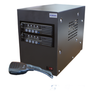 SIR-221SM – Repetidor UHF / 440-490 MHz / 45W / MDC-1200 / 120V / Diseño Compacto Exterior