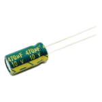 SYSCOM CE470/10V – Capacitor Electrolítico de Aluminio / 470 µF / 10 VDC / 105 °C / Radial 6.3 x 11 mm / Corriente de Rizado 300 mA @10kHz