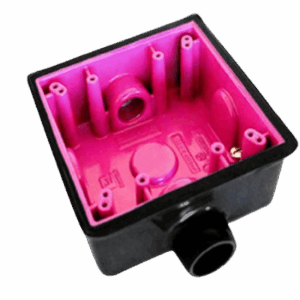 RAWELT RC-0483-PC – Caja Cuadrada / 3/4" / Recubrimiento PVC 40 mils / Uretano Púrpura 2 mils / IK09 / UL 514A/B / NEMA RN-1 / 67 mm Profundidad / 2.2 pies Equivalente