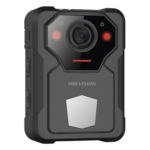 HIKVISION DS-MCW406/128G – Body Camera Portátil / 2K 4 Megapixel / Pantalla 1.77" TFT / IP67 / 128 GB / 12 h Batería / Visión Nocturna IR 3 m (9.8 ft)
