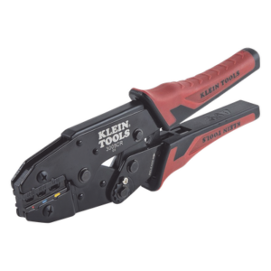 KLEIN TOOLS 3005-CR – Pinza Ponchadora / Terminales Aislados 10-22 AWG / Acción Compuesta / Tres Cavidades / Doble Agarre