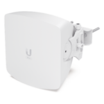 UBIQUITI WAVE-AP – Punto de Acceso PtMP / 60 GHz + 5 GHz / 5.4 Gbps / Cobertura Sectorial 30° / Alcance 8 km (26,246.7 ft) / 31 Clientes / SFP+ 10G