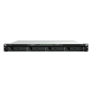 SYNOLOGY RS826+ – NAS Rackmount 4 Bahías / 1U 44 mm (1.73 in) / AMD Ryzen V1500B 4 Núcleos 2.2 GHz / 4GB DDR4 ECC SODIMM / 4x 1GbE RJ45 / PCIe 3.0 x8 / Escalable a 8 Bahías con RX426 / DSM / Storage Tiering