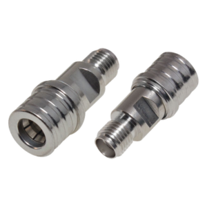 RF INDUSTRIES,LTD RQA-5405-LP – Adaptador RF en Línea / Conector QMA Macho a SMA Hembra / Rango 0-6 GHz / Impedancia 50 Ω / VSWR 1.25 Máximo / Aislante de Teflón