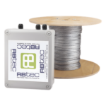 RBTEC IROC-1Z-250-V2 – Cable Sensor Perimetral Blindado / 75 m (246 ft) / 1 Zona / Detección por Vibración / Malla de Acero Inoxidable / IP66 / Tarjeta LPU400