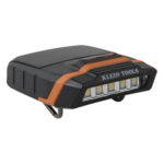 KLEIN TOOLS 56402 – Lámpara LED para Visera / 125 Lúmenes / Ángulo Ajustable 60° / IP54 / Resistencia a Caídas 3 m (10 ft) / 2 Modos de Iluminación