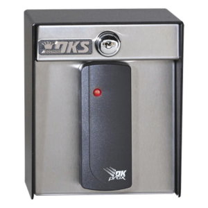 DKS DOORKING 1520-084 – Lector de Tarjetas Autónomo / 1000 Tarjetas / 3656 Transacciones / Relé Forma C / 4 Zonas Horarias / Exterior Iluminado